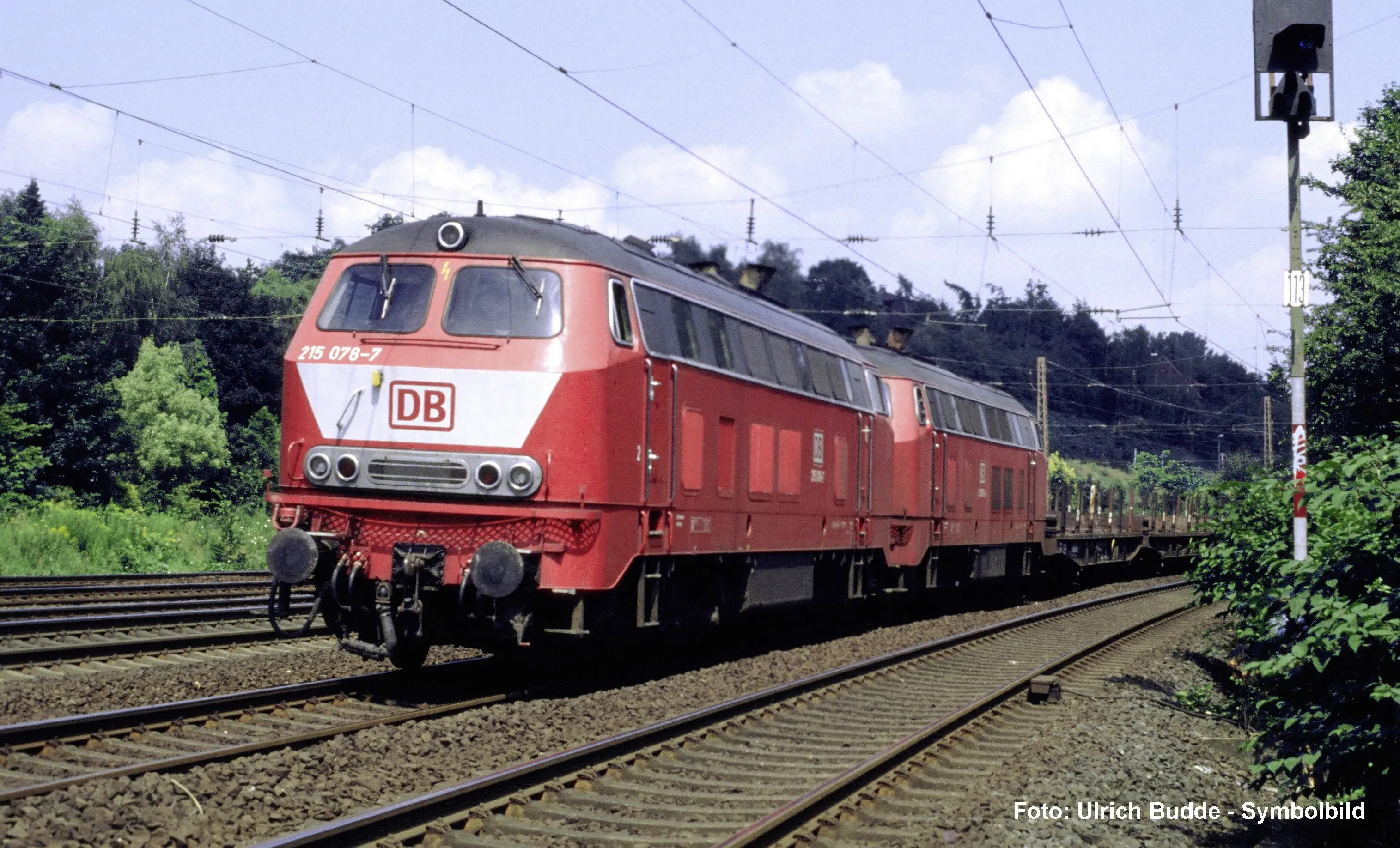 PIKO 22065 Dieselová lokomotiva H0 BR 215 DB AG v, včetně dekodéru piko Sound dekodéru