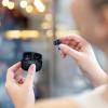 Lamax Clips1 Play Headset do uší (In Ear) Bluetooth® stereo černá Indikátor nabití, Nabíjecí pouzdro, regulace hlasitosti, odolné vůči potu, dotykové ovládání,