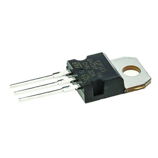 STMicroelectronics Tranzistor Darlington TIP121 1 5 A NPN 80 V HFE:1000, TO-220, počet kolíků: 3 kolíkový