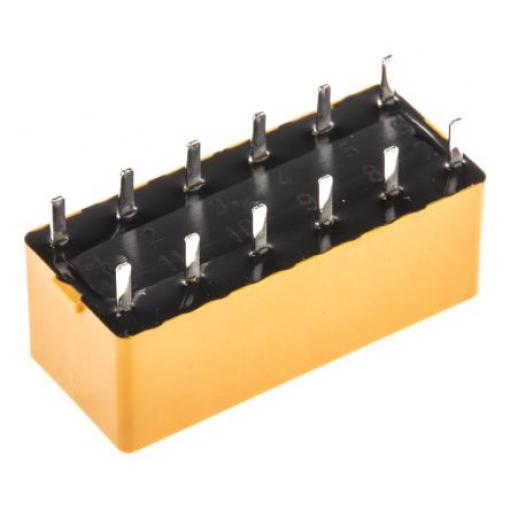 Výkonové relé DPDT Montáž na PCB 5V dc S