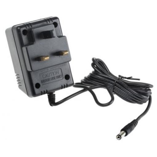 RS PRO Adaptér AC/DC 6 W, výstup: 12V dc, počet výstupů: 1 2.1 x 5.5 x 12 mm Kladný pól na středu, 2.5 x 5.5 x 12 mm