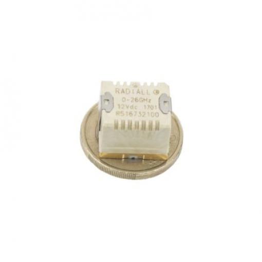 Radiall Vysokofrekvenční relé SPDT Průchozí otvor 8 GHz 24 V dc