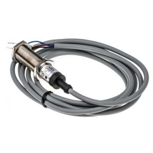 RS PRO Snímač přiblížení Válec se závitem 5596 M18 x 1 5 mm 200mA IP67 50 Hz PnP 30 V ac 30 V dc