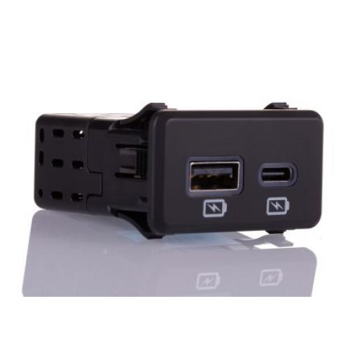 Molex Nabíječka do auta, 2.4 A USB