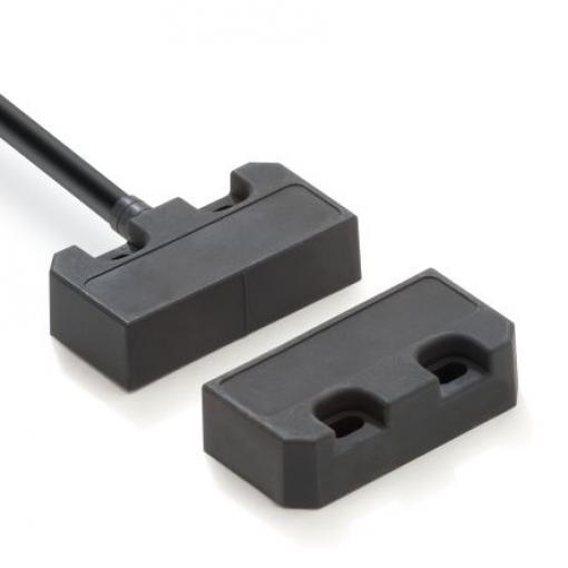 Omron F3S Magnetické Bezkontaktní bezpečnostní spínač 24 V dc Plastové NE, 2 NC M12