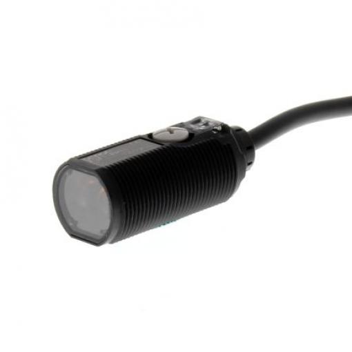 Fotoelektrický snímač, řada: E3F1 100 → 3000 mm válcový Kabel, výstup: PNP Retroreflexní