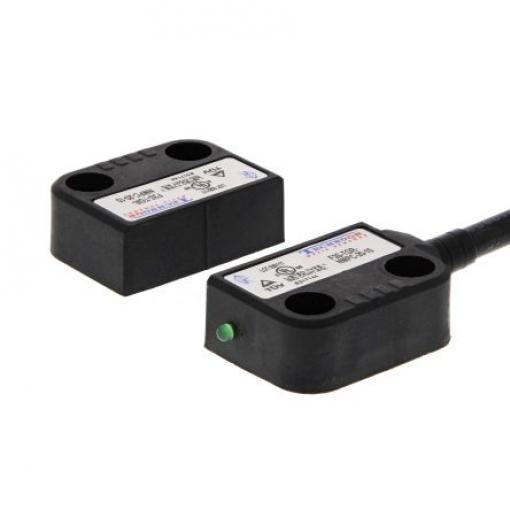 Omron F3S-TGR-N Magnetické Bezkontaktní bezpečnostní spínač 24 V dc Plastové 2 NC Kabel 5 m.