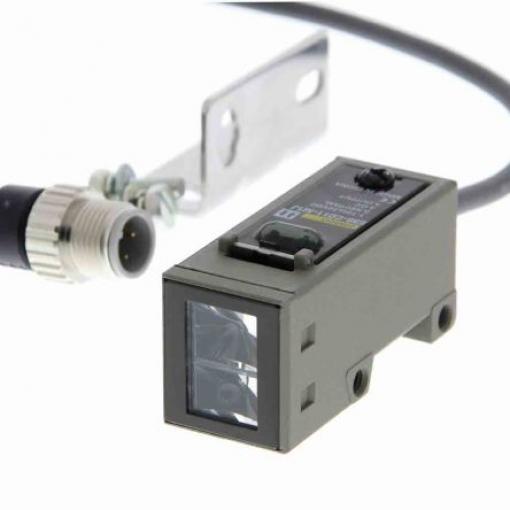 Omron Fotoelektrický snímač, řada: E3S-A Blok, výstup: NPN/PNP Difuzní
