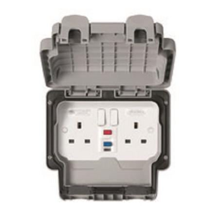 Zásuvka RCD 30mA Pasivní Venkovní použití MK Electric 2 240V Polykarbonát Nástěnná Spínací proud IP66 Šedá Šedá