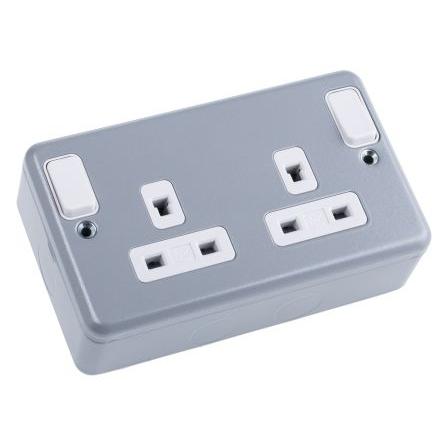 Zásuvka Šedá 2cestná Urea Moulded, Termoplastický Spínací proud 13A USB, Velká Británie, Francouzština, Americká