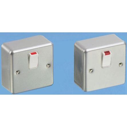Spínač světel, rozsah: Metal Clad Povrch 1, 250V barva Stříbrná 2pólový MK Electric, rozsah: Metalclad