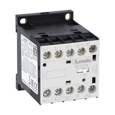Lovato 1 NO Stykač napětí ve vinutí 230V 3pólový 12 A 690V 22 kW s 1 NO kontakty Stykač, rozsah: BG12 3P