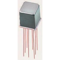 Teledyne Relé RF DPDT Průchozí otvor 12V dc