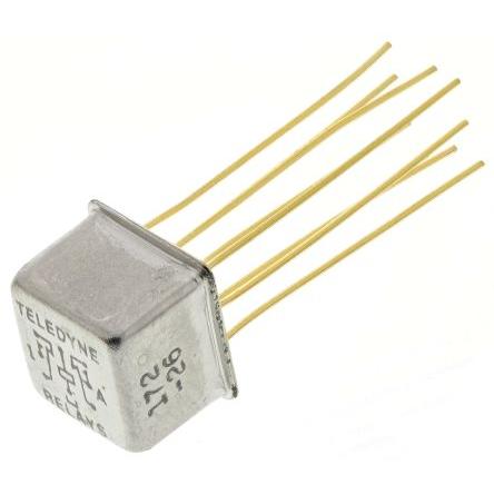Teledyne Relé RF DPDT Průchozí otvor 26.5V dc