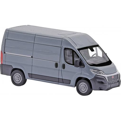 Busch 54602 H0 model osobního automobilu Fiat Ducato, šedá