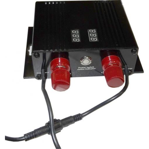 Propojovač baterií Carspa XR-200D, 9–36 V DC s voltmetrem