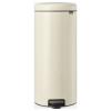 brabantia Newicon 149962 Pedálový odpadkový koš, 30 l, ocel, (Ø x v) 293 mm x 679 mm, Světle béžová, otevírání pedálem, 1 ks