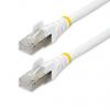 StarTech.com Cat6a Ethernetové kabely, řada: NLWH, Bílá, Nízko dýmivý bezhalogenový 1 m, typ pláště: Stíněné Stíněný StarTech.com Cat6a Ethernetové kabely, řada: NLWH, Bílá, Nízko dýmivý bezhalogenový 1 m, typ pláště: Stíněné Stíněný