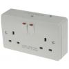 Zásuvka Bílá 2cestná Lisovaný Spínací proud 13A Typ G – britská Vnitřní BS 7671 MK Electric 230V